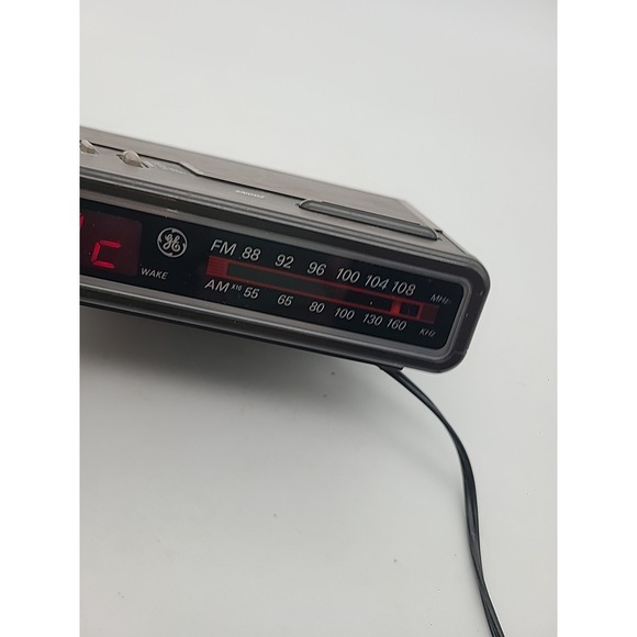 Vintage GE 7-4612B Digital Alarm Clock Radio General Electric Tested Works - Picture 3 of 8